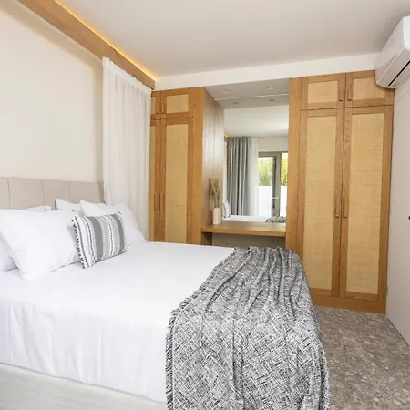 Kaktus Private Pool Apartahotel 4*