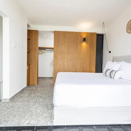 Apartahotel Kaktus Private Pool 4*